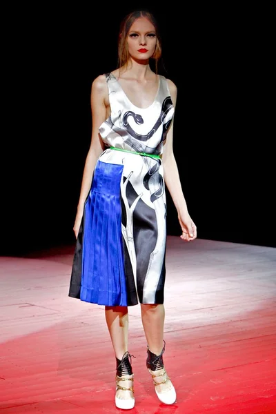 Look 13